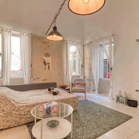 La Casa Della Vikinga - Happy * San Remo